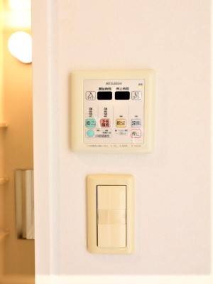 嬉しい浴室乾燥機付き。