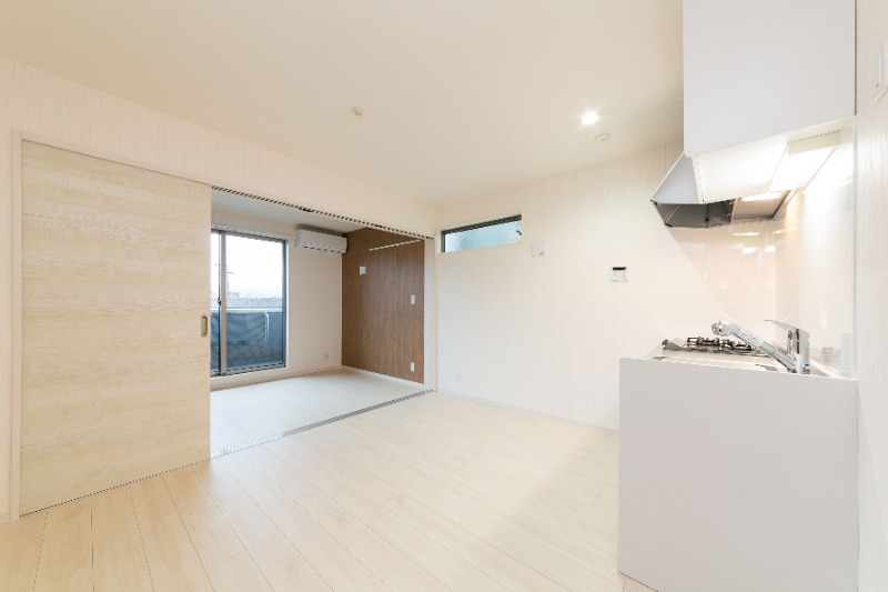 広々リビングでゆっくりお過ごしください