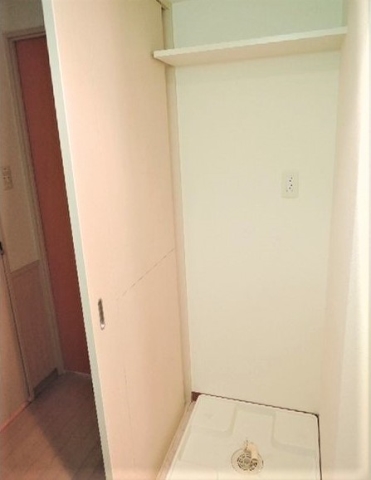 室内に洗濯機置き場があり洗濯も楽々