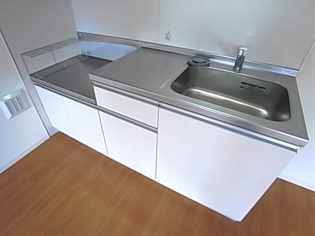 まな板スペースたっぷりのキッチンです。