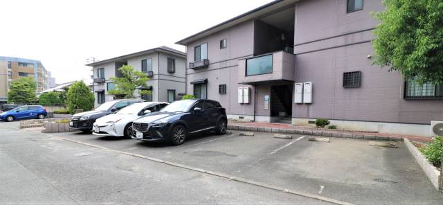 平置き駐車場完備です