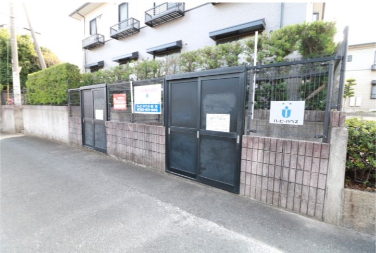 共用のゴミ置き場があります