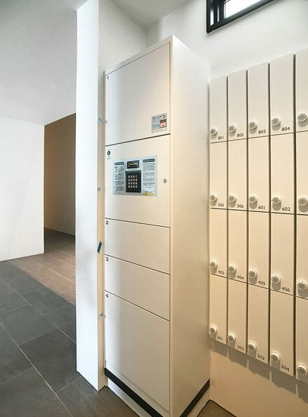 不在時でも荷物が受け取れる宅配ボックス完備