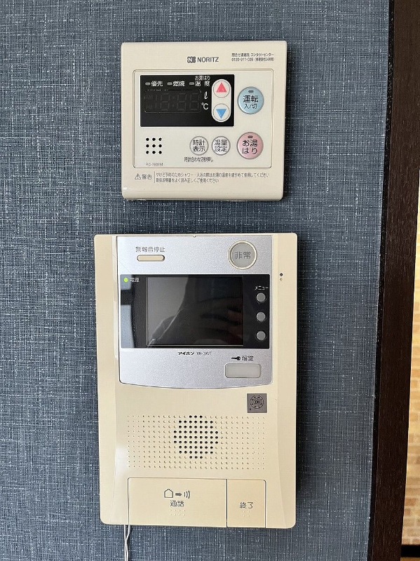 モニター付きインターホンで安心です。