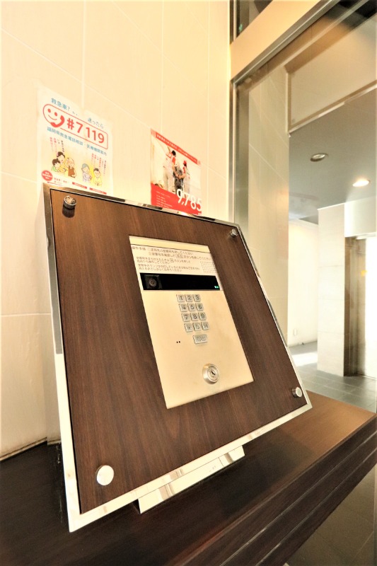 オートロックの入り口で安心です