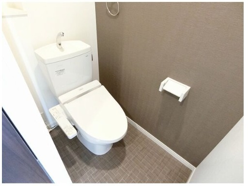 清潔感のあるトイレですね