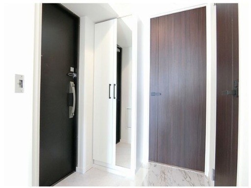 天井高下駄箱で玄関がスッキリしますね