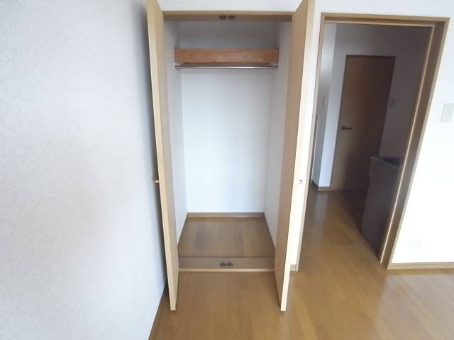 お洋服はこちらへ。