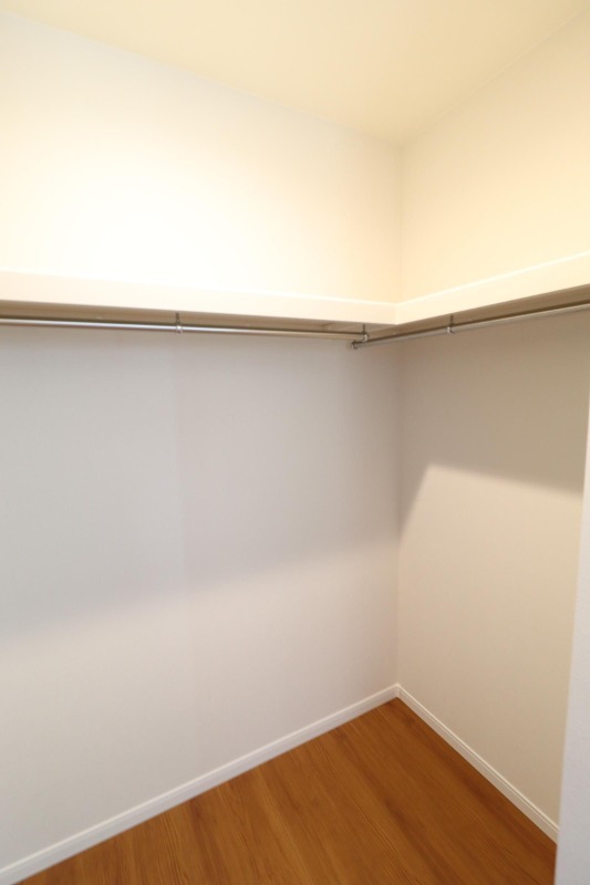 お二人分でも楽々収納可能なクローゼット