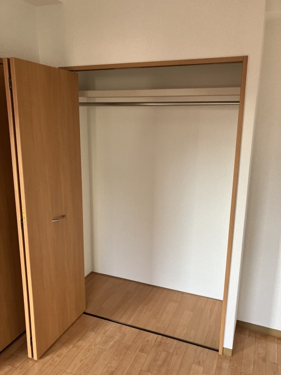 衣類はこちらへ
