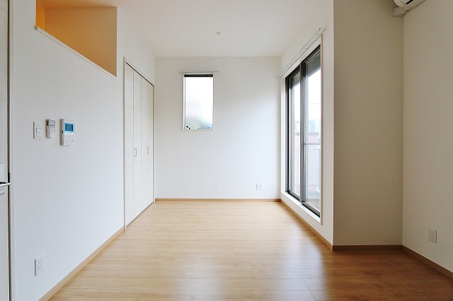 広々洋室でゆっくりお過ごしください