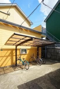 屋根付きで自転車も痛みません