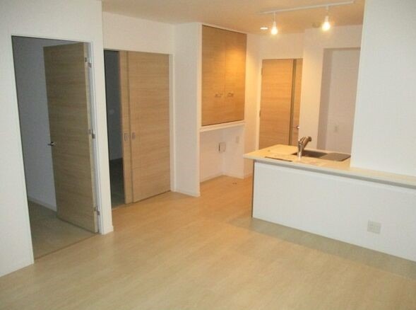 広々リビングでゆっくりお過ごしください