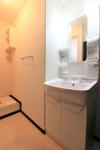 身だしなみチェックはここで