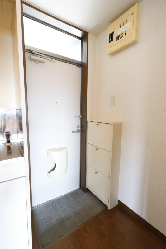 お靴はこちらでどうぞ。