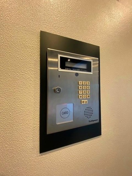 オートロック完備。