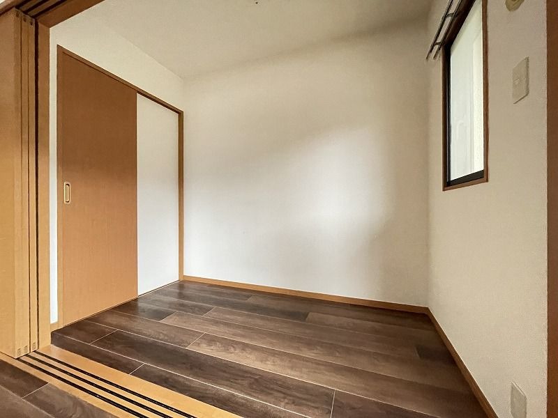 こちらは寝室にいかがでしょうか？？