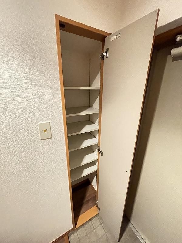 天井下駄箱で玄関がスッキリですね