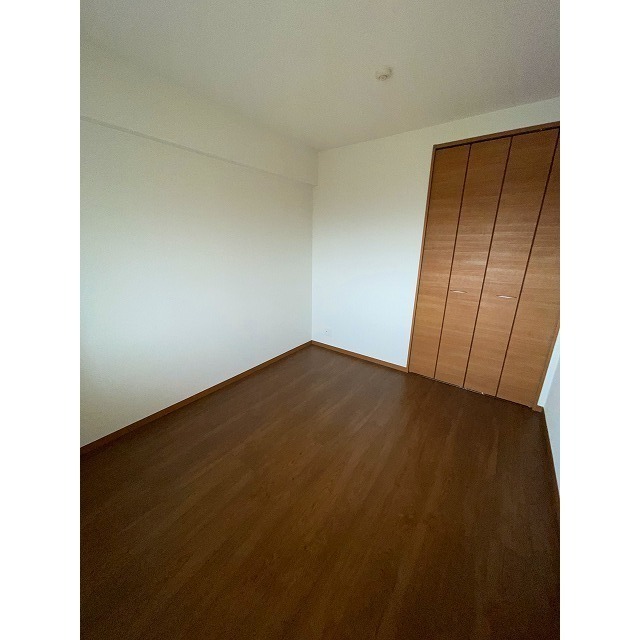 各お部屋にクローゼットがございます