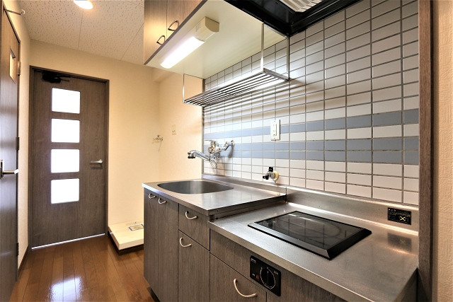 ２口コンロ備え付けで料理もすぐに始められますね