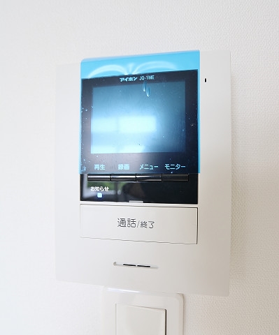 女性の方も安心のモニターフォン