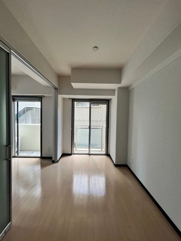 白基調の綺麗なお部屋です。