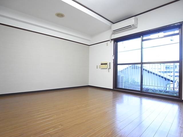 電気なしでもこの明るさなので日中節約