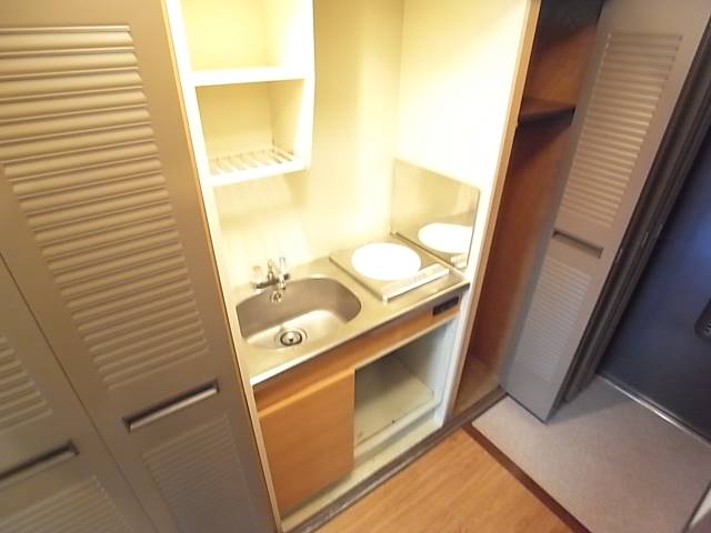 コンパクトサイズのシステムキッチン