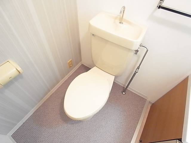 シンプルなおトイレです