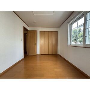 お洋服が多い方でも安心の収納力