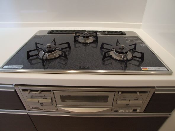 3口コンロで料理がはかどりますね