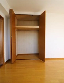 衣類の収納はこちらへ。
