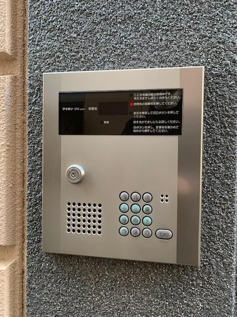オートロックで安心です。