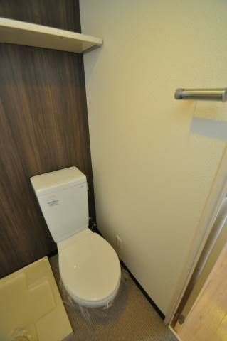 清潔感のあるトイレですね