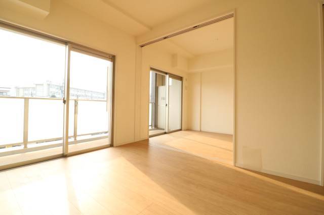 13帖のリビングは使い方自由です。