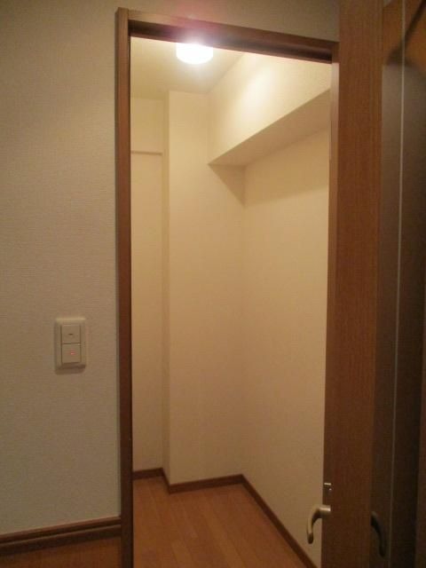 かさばるお洋服もたくさん入ります