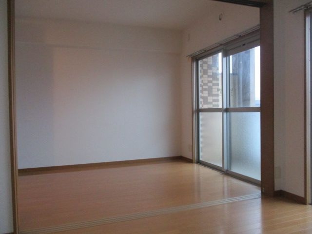 こちらは寝室にぴったりです