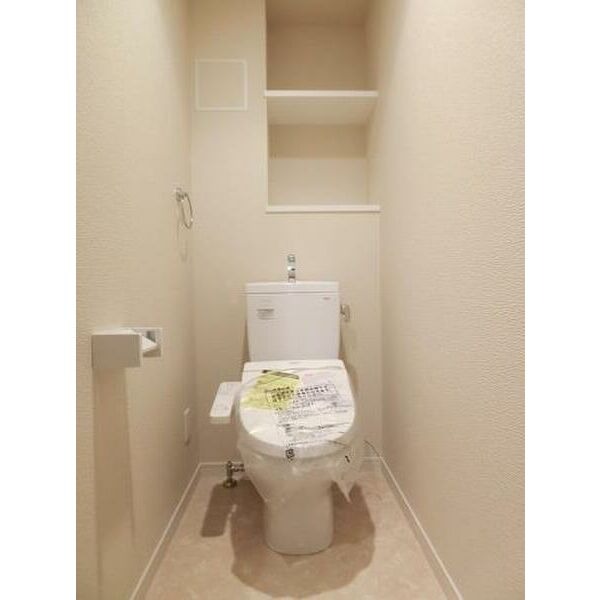 清潔感のあるトイレですね