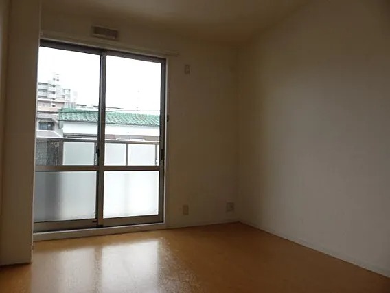 こちらは寝室にピッタリの洋室ですね