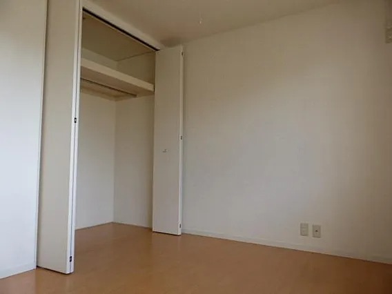 大容量の収納でお洋服が多い方も安心です