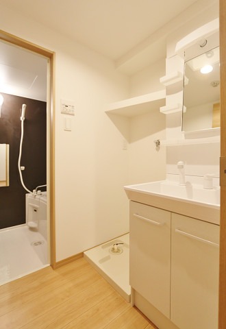 お出かけ前の身支度はこちらでバッチリですね