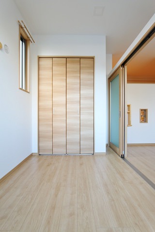 こちらは寝室にいかがでしょうか