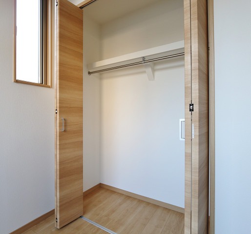 お洋服が多い方でも楽々収納できます