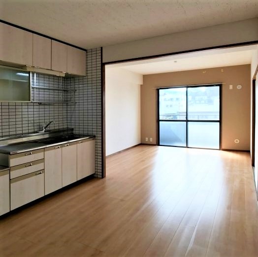 広々としており家具の配置が楽しめそうですね。