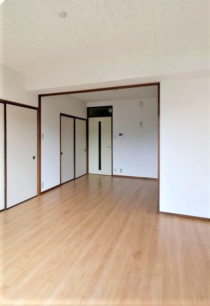 フローリングなので掃除も楽々。