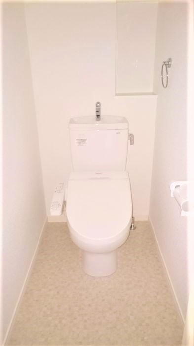 清潔感のあるトイレですね