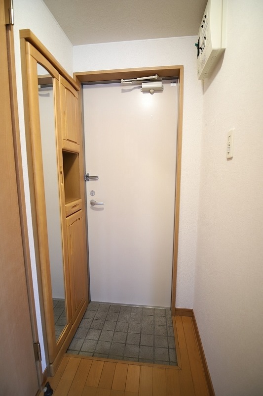 玄関収納も充実しています