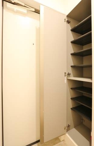 高さのあるシューズボックス