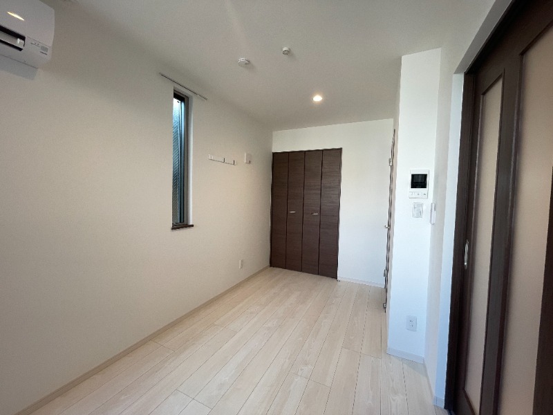 こちらは寝室にいかがでしょうか。