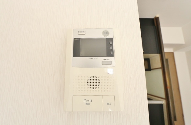 来客者はこちらのモニターフォンで確認出来ます